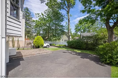 18 Sunset Dr, Millburn, NJ 07041 - Photo 23