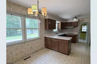 13 Greenwich Rd, Edison, NJ 08820 - Photo 7