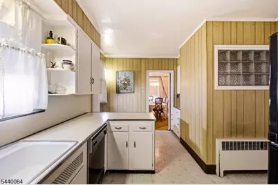 182 Heywood Ave, Orange, NJ 07050 - Photo 13