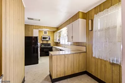 182 Heywood Ave, Orange, NJ 07050 - Photo 11