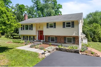 29 Oxford Cir, Montgomery Township, NJ 08558 - Photo 1
