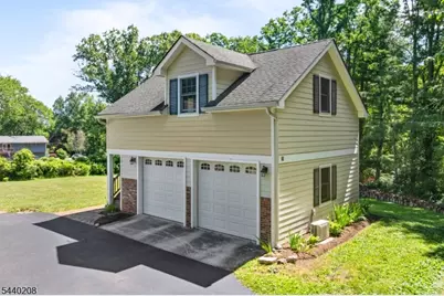 29 Oxford Cir, Montgomery Township, NJ 08558 - Photo 7