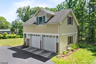 29 Oxford Cir, Montgomery Township, NJ 08558 - Photo 7