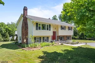 29 Oxford Cir, Montgomery Township, NJ 08558 - Photo 1