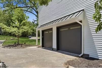 55 Green Hill Rd, Springfield, NJ 07081 - Photo 3