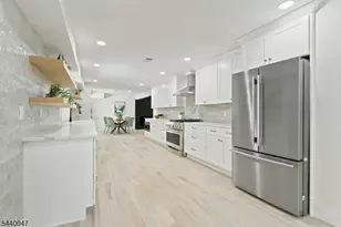55 Green Hill Rd, Springfield, NJ 07081 - Photo 15
