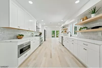 55 Green Hill Rd, Springfield, NJ 07081 - Photo 17