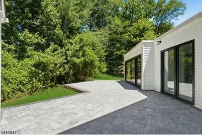 55 Green Hill Rd, Springfield, NJ 07081 - Photo 5