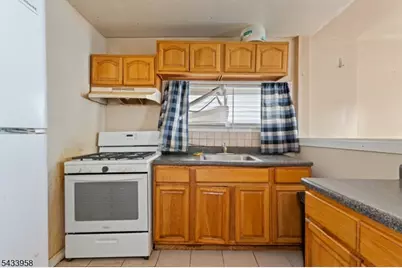 322 E Jersey St, Elizabeth, NJ 07206 - Photo 9