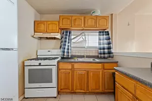 322 E Jersey St, Elizabeth, NJ 07206 - Photo 9