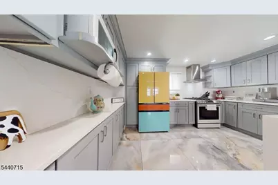 124 Green St, Franklin Township, NJ 08873 - Photo 13