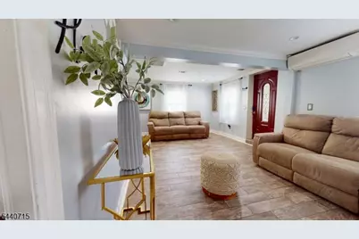 124 Green St, Franklin Township, NJ 08873 - Photo 3