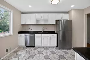 21 Ash Rd, Edison, NJ 08817 - Photo 13