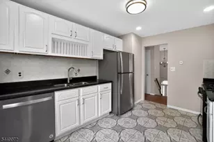 21 Ash Rd, Edison, NJ 08817 - Photo 15