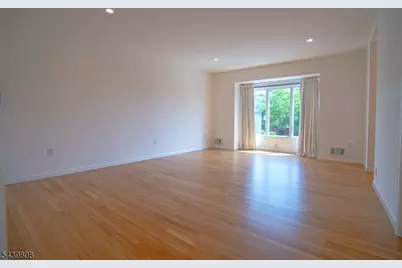41 Sullivan Dr, West Orange Township, NJ 07052 - Photo 15
