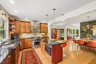 95 Yantacaw Brook Park, Montclair Twp., NJ 07043 - Photo 17