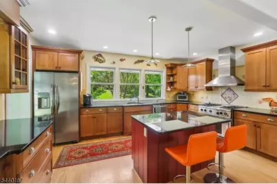 95 Yantacaw Brook Park, Montclair Twp., NJ 07043 - Photo 17