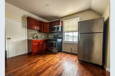 19 Walnut Ter, Bloomfield, NJ 07003 - Photo 7