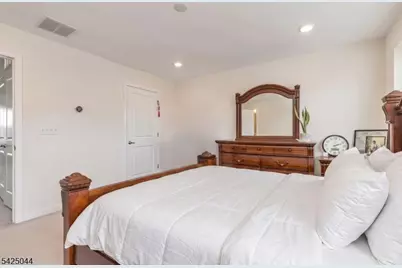 309 Saratoga Ct, Branchburg Township, NJ 08876 - Photo 17