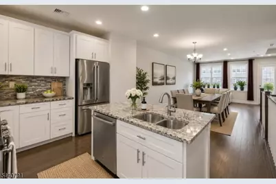 309 Saratoga Ct, Branchburg Township, NJ 08876 - Photo 9