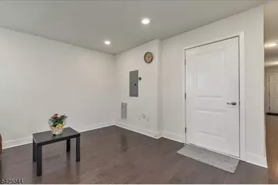 309 Saratoga Ct Ondo, Branchburg Township, NJ 08876 - Photo 5