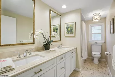 24 Cherry Hill Rd, Livingston Twp., NJ 07039 - Photo 17