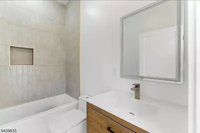 113.5 Oak St #2, Jersey City, NJ 07304 - Photo 11