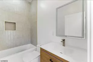 113 5 Oak St, Jersey City, NJ 07304 - Photo 11