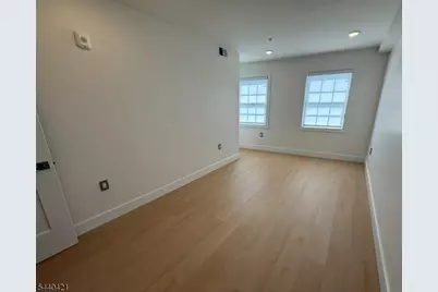 627 Valley Rd #C, Montclair, NJ 07043 - Photo 5