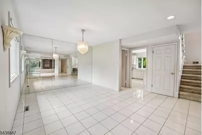 18 Arlington Dr, Livingston, NJ 07039 - Photo 7