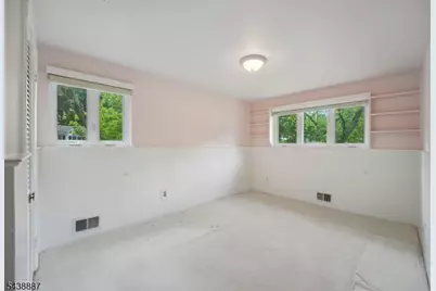 18 Arlington Dr, Livingston, NJ 07039 - Photo 25