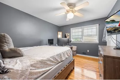 1 Oak Grove Rd, Raritan Township, NJ 08822 - Photo 19