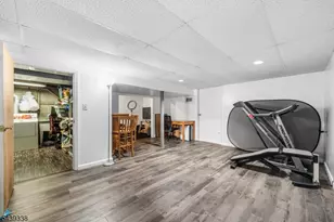 1 Oak Grove Rd, Raritan Township, NJ 08822 - Photo 23
