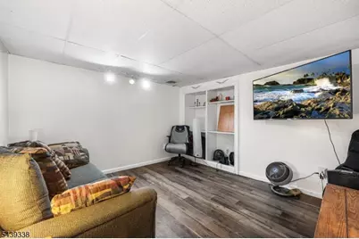 1 Oak Grove Rd, Raritan Township, NJ 08822 - Photo 23