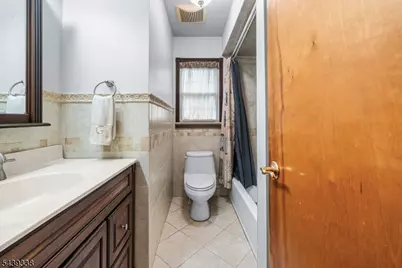 1 Oak Grove Rd, Raritan Township, NJ 08822 - Photo 19