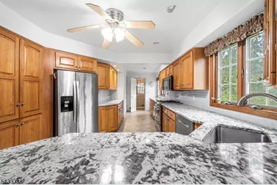 1 Oak Grove Rd, Raritan Township, NJ 08822 - Photo 9