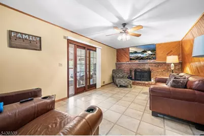 1 Oak Grove Rd, Raritan Township, NJ 08822 - Photo 13