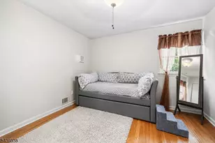 1 Oak Grove Rd, Raritan Township, NJ 08822 - Photo 21