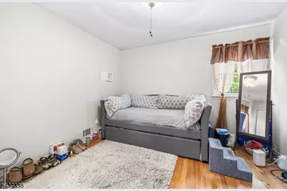 1 Oak Grove Rd, Raritan Township, NJ 08822 - Photo 21