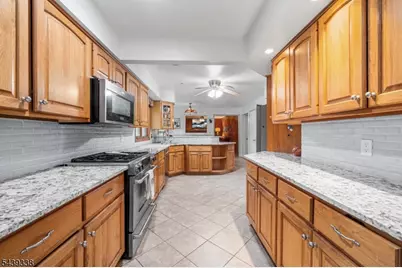 1 Oak Grove Rd, Raritan Township, NJ 08822 - Photo 11