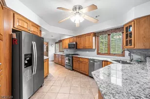 1 Oak Grove Rd, Raritan Township, NJ 08822 - Photo 9
