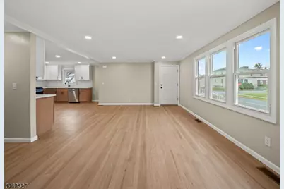 71 Moore Pl, Belleville, NJ 07109 - Photo 5