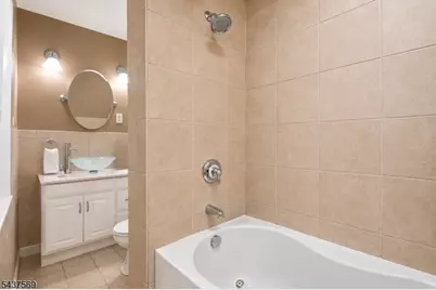 111 Mallory Ave, Jersey City, NJ 07304 - Photo 9
