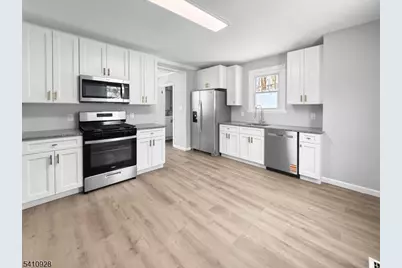 564 Warren St, Phillipsburg, NJ 08865 - Photo 13
