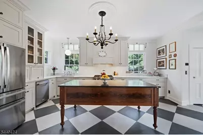 111 Upper Mountain Ave, Montclair, NJ 07042 - Photo 17