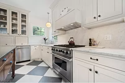 111 Upper Mountain Ave, Montclair, NJ 07042 - Photo 19