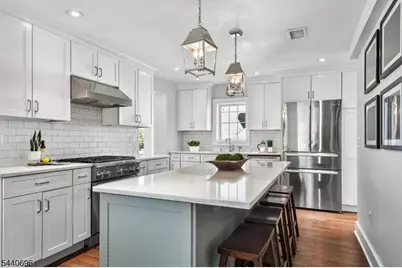 42 Locust Dr, Summit, NJ 07901 - Photo 7