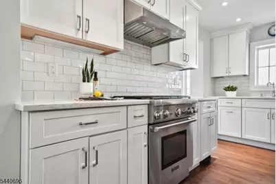42 Locust Dr, Summit, NJ 07901 - Photo 9