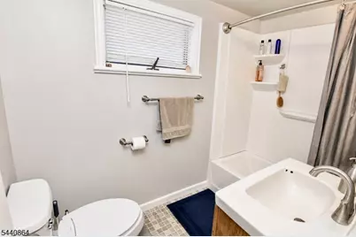 29 Ferris Ln, Jefferson Township, NJ 07438 - Photo 9