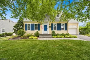 688 Greenbrook Rd, North Plainfield, NJ 07063 - Photo 1